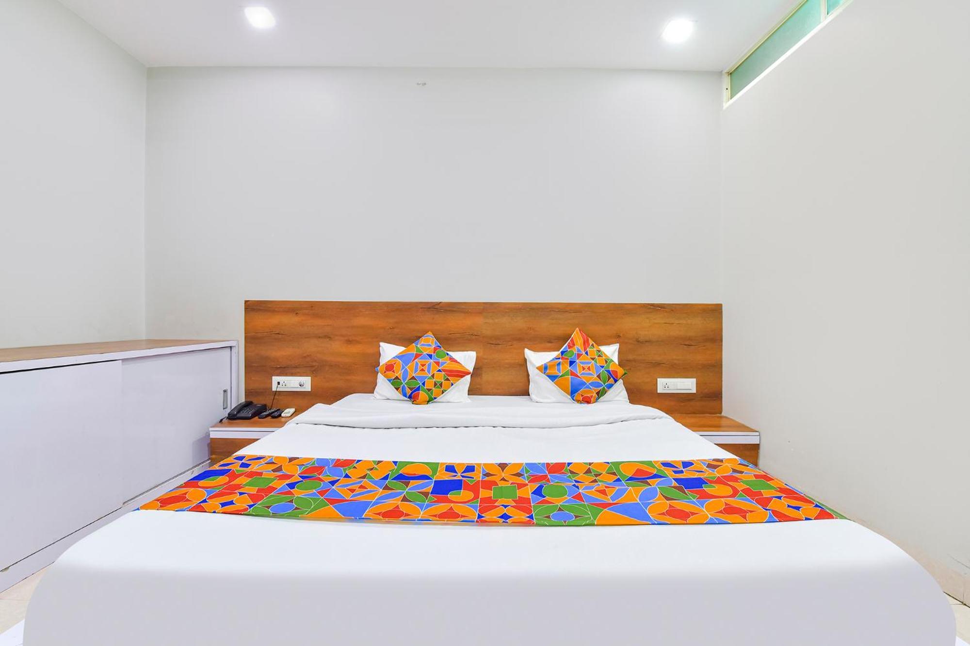 Fabhotel Raghumani Palace Udždžain Exteriér fotografie