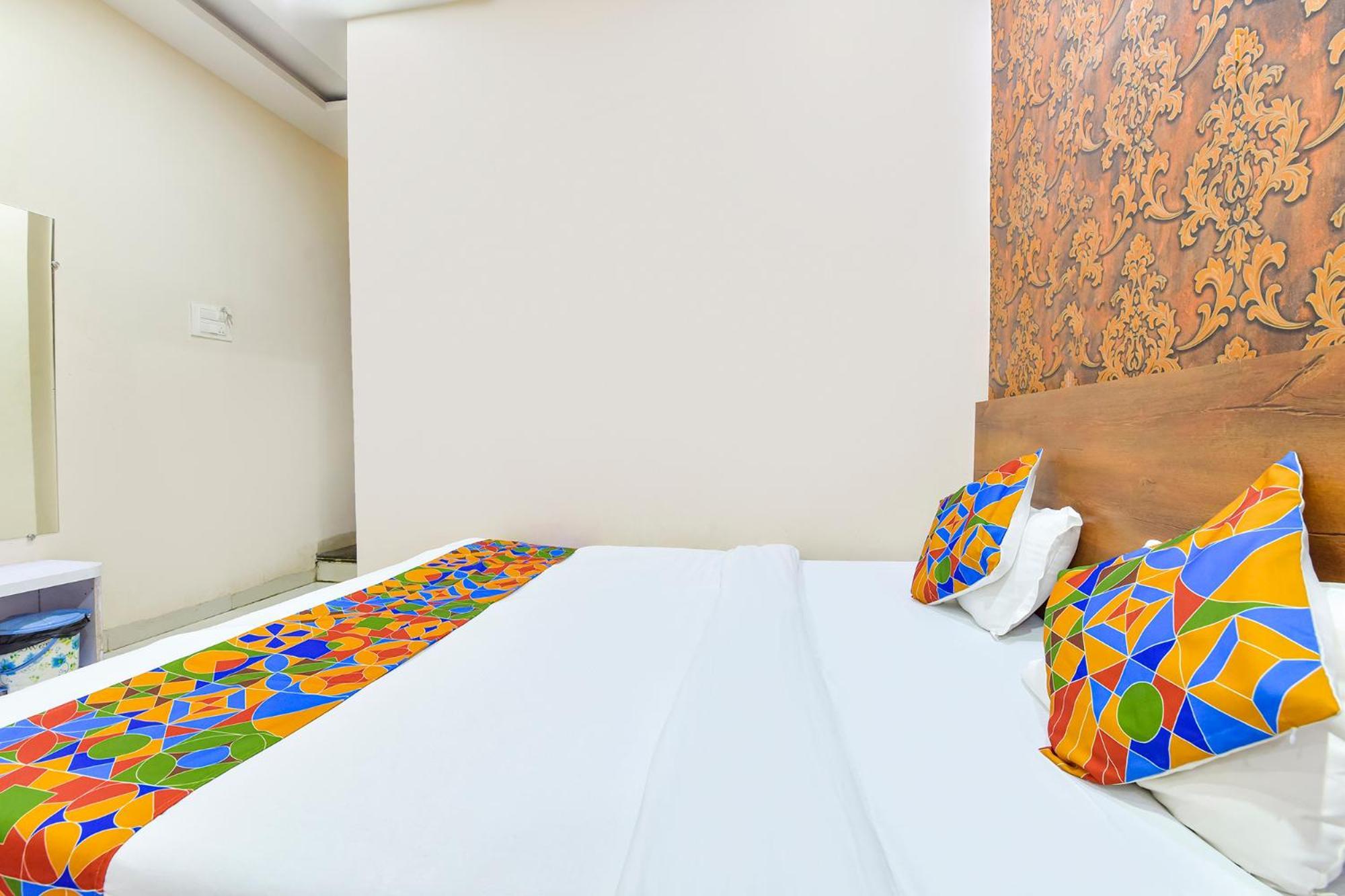 Fabhotel Raghumani Palace Udždžain Exteriér fotografie